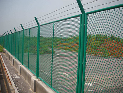 如何選擇公路護欄網？ 